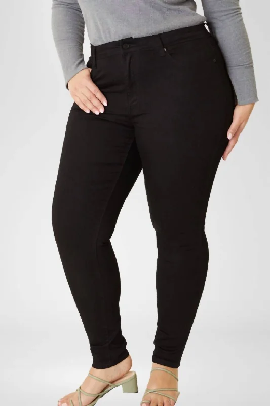 Plus High Rise Skinny Jeans In Black