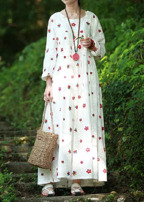Bohemian White Cinched Embroidery High-waisted Long Dresses Long Sleeve performance