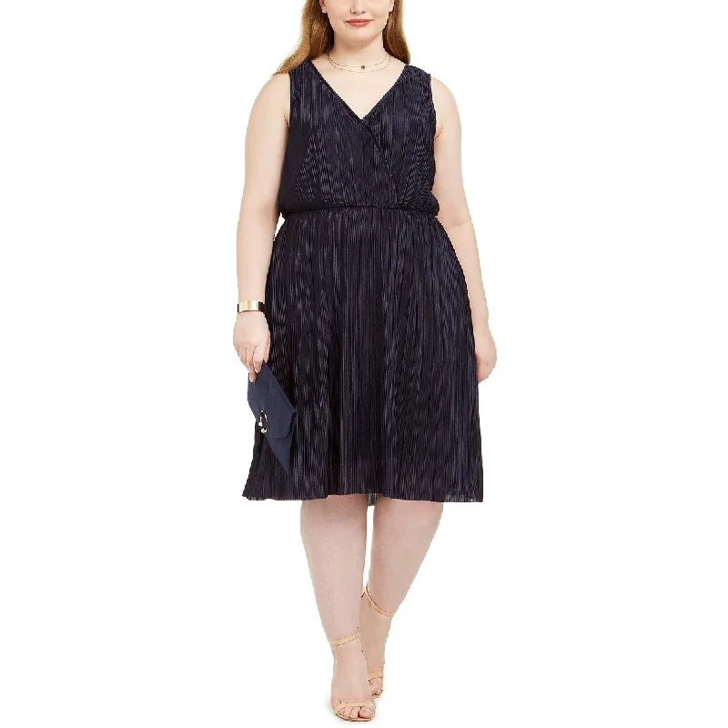 Love Squared Women's Trendy Pleated Surplice Dress Navy Size 3X